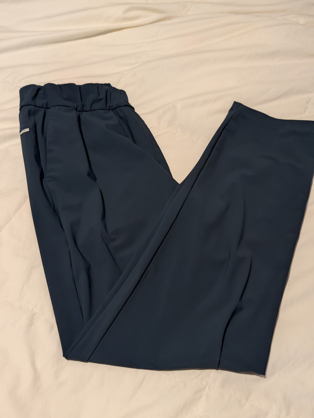 Vuori Women's Navy Track Pants - Pull-On Joggers